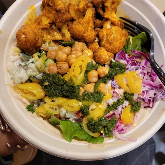 Meet your Posher, Danielle - Picture 3 of 6